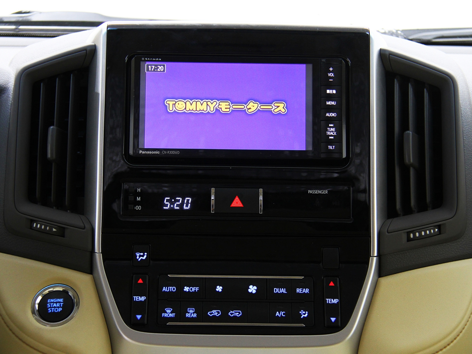 右ハンドルランクル200ディーゼル