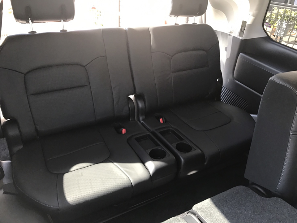 右ハンドルランクル200ディーゼル