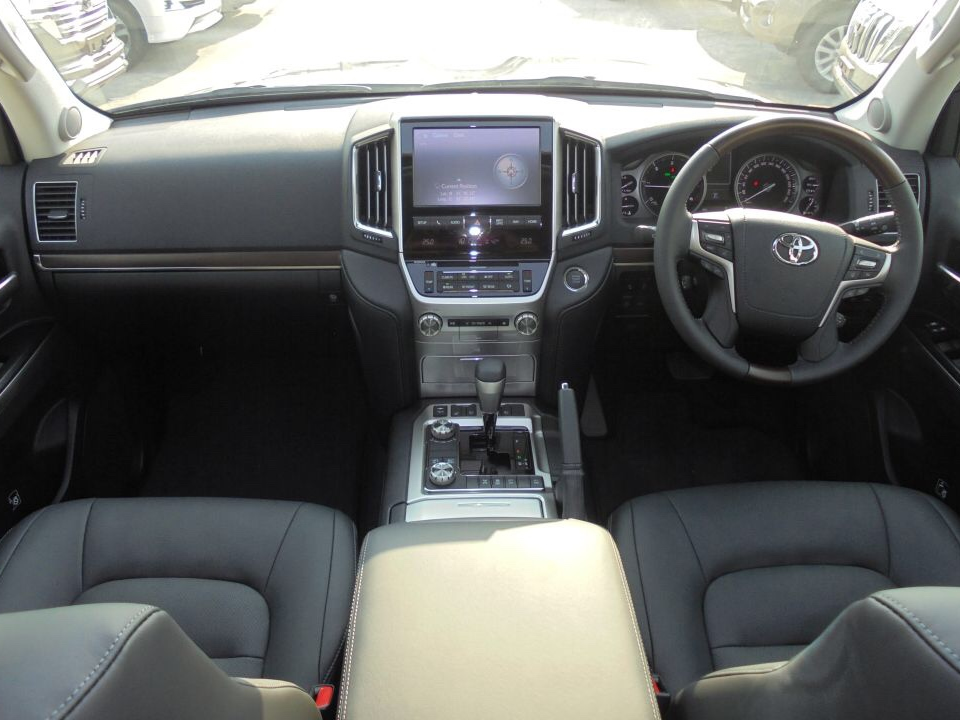 右ハンドルランクル200ディーゼル