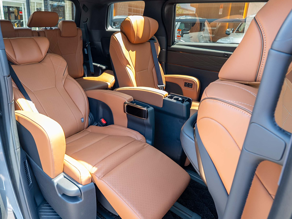 アルファードトミーモータース