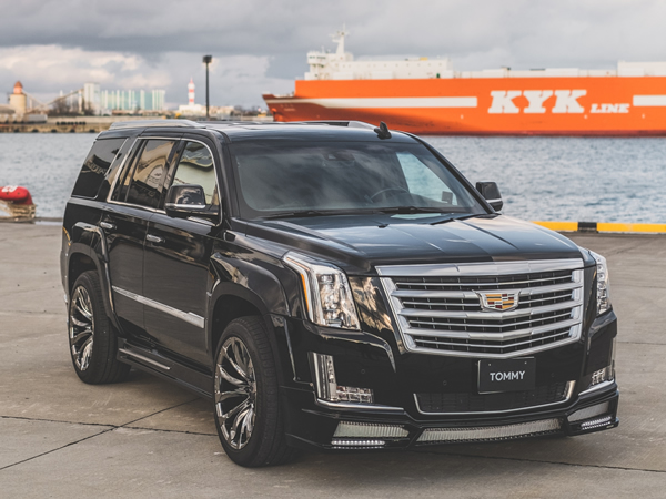 中古車エスカレードカスタムセダン専門店