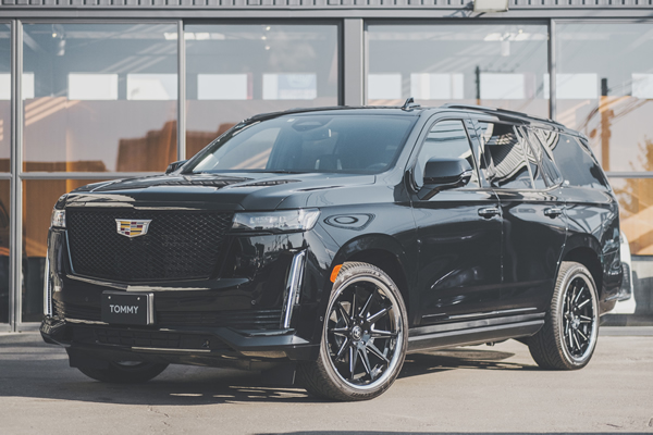 中古車札幌エスカレード専門店トミーベー