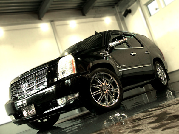 中古車札幌エスカレード専門店トミーベー