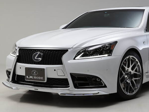 中古車レクサスカスタムセダン専門店