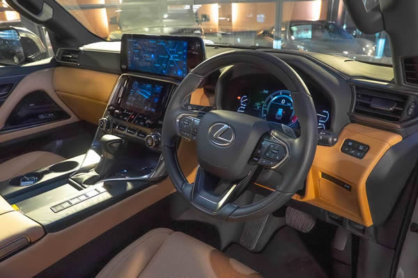 レクサスLX600専門店トミーモータース